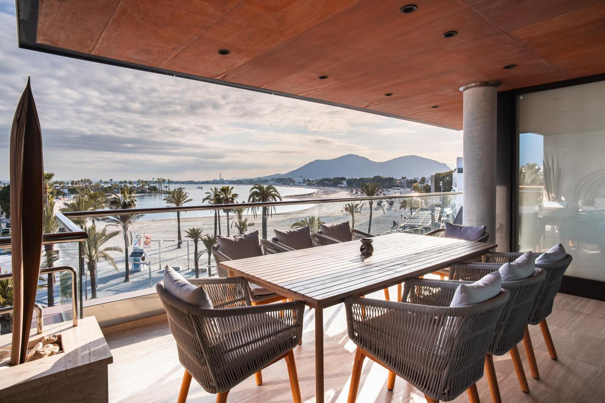 Luxury Sea View Apartment In Puerto De Alcudia Экстерьер фото